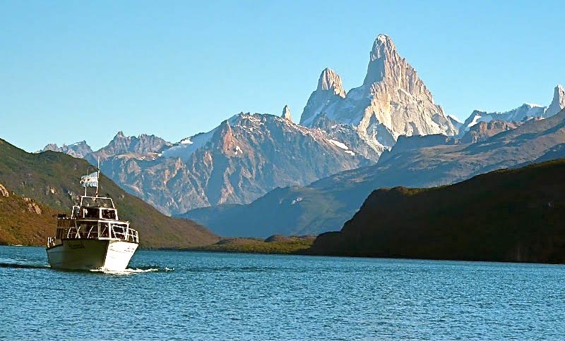 Photo of mountains Lago General Carrera, Patagonia